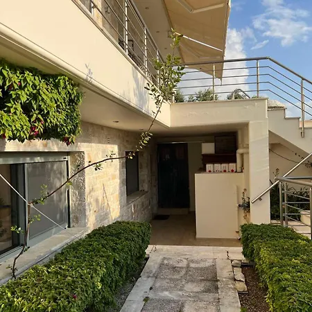 Daire Vergas - Enjoy Our Swimming Pool In Kalamata, Greece