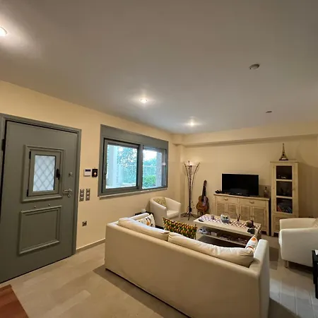 Daire Vergas - Enjoy Our Swimming Pool In Kalamata, Greece *