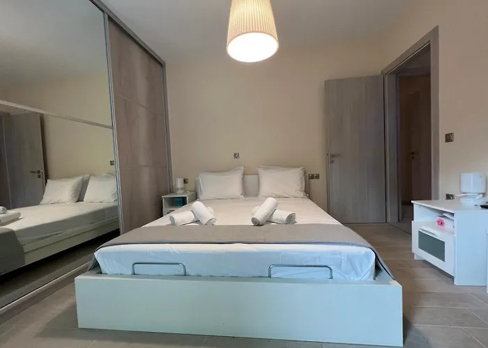 Vergas - Enjoy Our Swimming Pool In Kalamata, Greece شقة كالاماتا