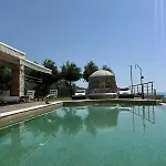 Apartman Vergas - Enjoy Our Swimming Pool In Kalamata, Greece Kalamáta