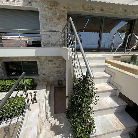 アパート Vergas - Enjoy Our Swimming Pool In Kalamata, Greece カラマタ
